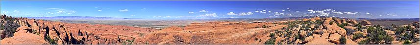 Devils Garden en vue panoramique - Arches National Park (CANON 5D + EF 50mm)