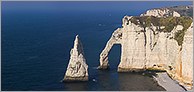 Falaises d'Etretat avec l'Aiguille et la porte d'Aval (CANON 20D + EF 85mm)