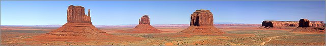 Monument Valley - Navajo Tribal Park - panomarique réalisé avec CANON 5D + EF 100 macro F2,8