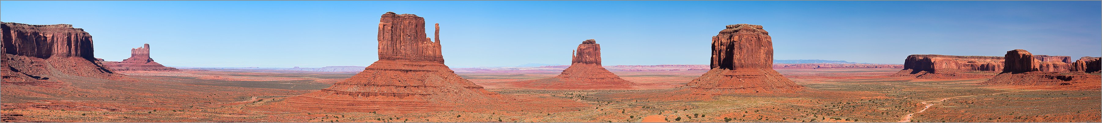 Monument Valley - Navajo Tribal Park - panomarique réalisé avec CANON 5D + EF 100 macro F2,8