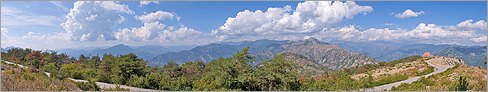 Panoramique au sommet du sanctuaire de la madone d'Utelle (CANON 10D + EF 17-40 L)